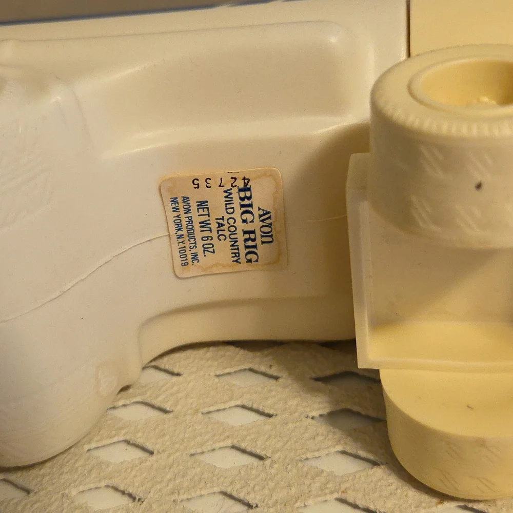 Vintage Avon Big Rig Wild Country After Shave Full Bottle Talc Container Empty